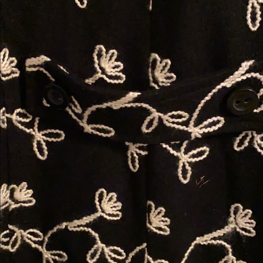 Black And White Patterned 3/4 Length Winter Coat - image 3